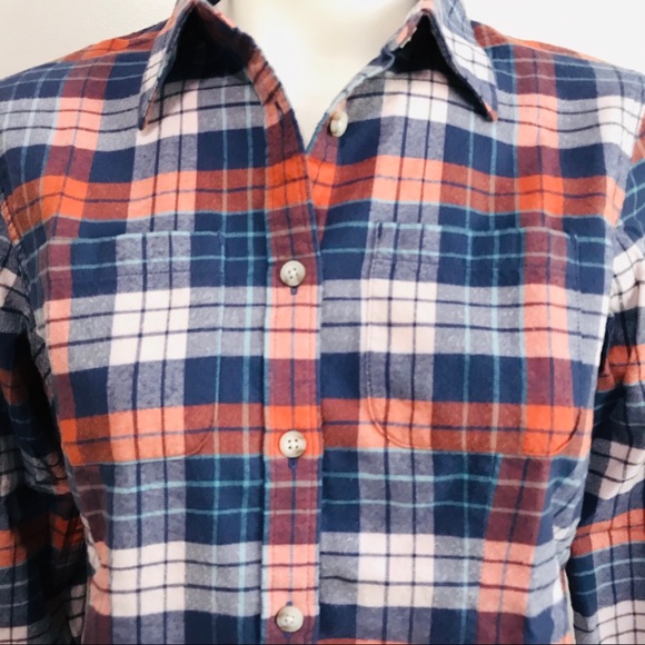 L.L.Bean Button Down Long Sleeve Flannel Top. Like New! - Picture 3 of 9